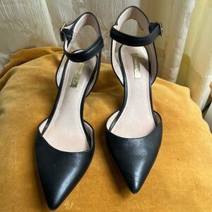 Louise et Cie Black Matte Strap Pointed heel with Pointed Toe Womens Size 8